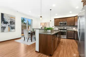 Excellent kitchen for hosting and entertaining.