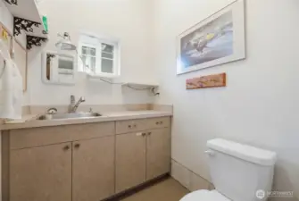 Garage/shop half bath