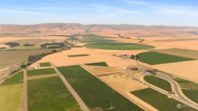 Walla Walla at its Finest: vineyards, farmland and mountain views!