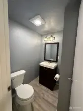 Utility/Mud room 1/2 bathroom