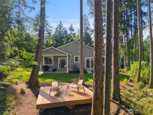 Sun deck in the back for forest bathing