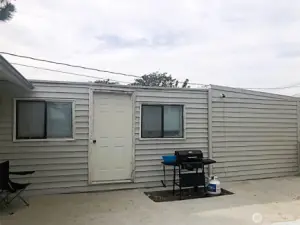 Studio option w/bathroom