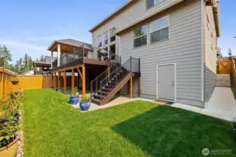 Fully fenced with Cedar, plus sprinkler system