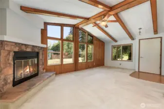 OPEN LAYOUT-BIG WINDOWS