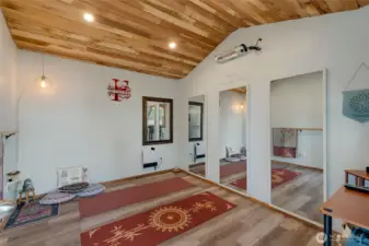 Newly finished studio/shed space w/ electricity!