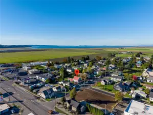 Welcome home to this GREAT investment!