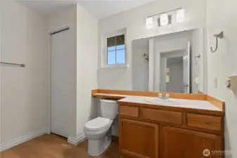 Full hallway bathroom