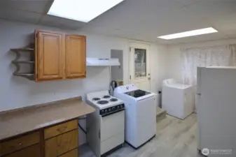 Lower level kitchen with laundry