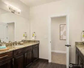 Double vanity full bath