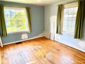 SE bedroom