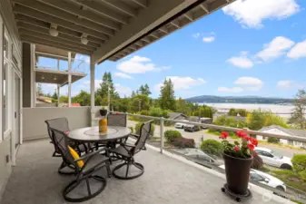 The glorious deck looking south - deck furniture stays!