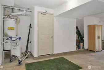 1/2 bath off main living area