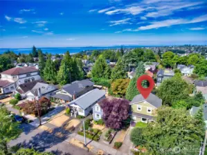 Queen Anne is oh so close to Puget Sound to the West.