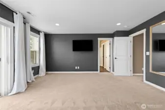 Primany Bedroom with lots of light and ensuite primary batroom.