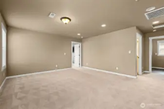 Large Bonus / family room...Second living area / flex sapce.