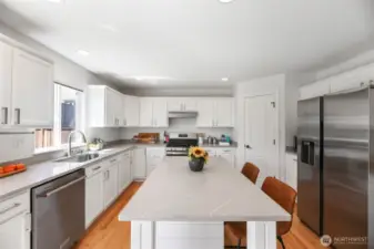 Nice Kitchen with stainless steel appliances that stay with home