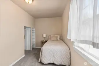 2nd bedroom