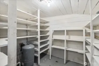 Food/storage room
