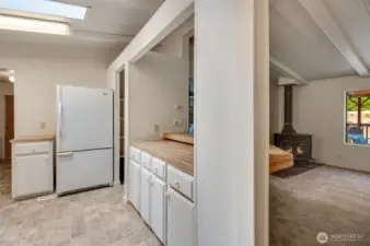 Visit with the chef of the home at this pass through counter!