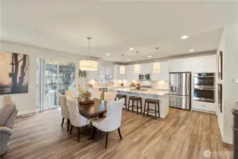 Lovely dining area off kitchen.