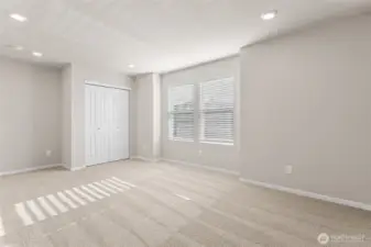 Photo's are for representational purposes only. Colors and finishes may differ.