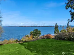 100 feet of high-bank waterfront with sound, Cascade Mountain and city views