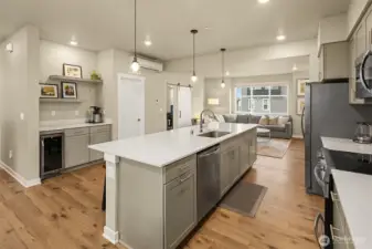 Entertainment sized kitchen island.