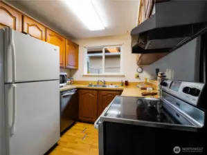 Cook while interacting with your guests in the dining room over the pass-through peninsula.