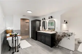 Primary 5 piece ensuite on second level!