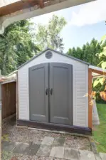 Nice sized outbuilding for all your yard tools.