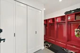 Back entrance w/laundry and mudroom