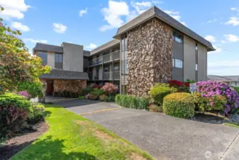 Welcome to The Carmel Condominiums. A very well maintained building with a quiet community.