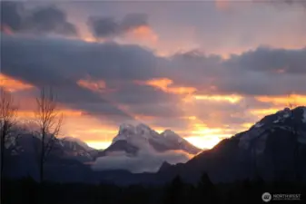 Mesmerizing views of the Cascade Mountains!