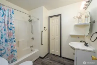Guest bathroom.