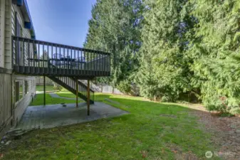 Deck off of the dining room with access to the backyard.