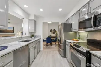 Easy access from kitchen to dining area