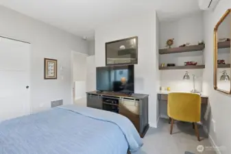 Bedroom with built-in-desk