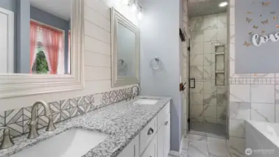 Primary Bathroom - Main Floor