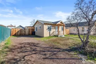 Tons of parking for the front house
