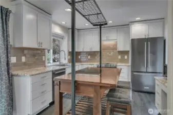 Warm toned tile backsplash