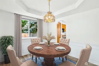 Virtually staged dining room