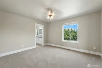 Upstairs 2nd Primary Ensuite