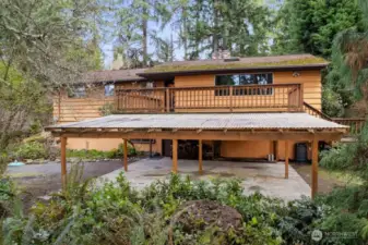 5 bedroom home located on .75 acre lot! Ideally located close to parks, freeway access, and everyday amenities—this is Edgewood living at its best, offering space, serenity, and endless potential to make it your own.