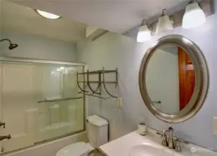 Lower level full bathroom.