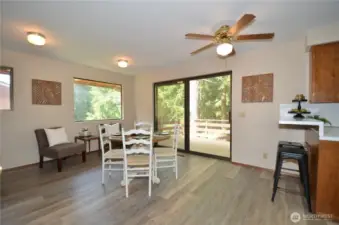 Large Space for Kitchen Table Plus Extra Seating