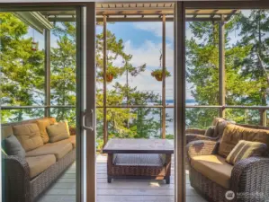 Create memorable evenings with friends.