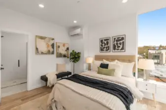 Waking up never felt so luxurious. This spacious suite brings hotel energy every single morning.