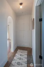 Built-ins and arches throughout