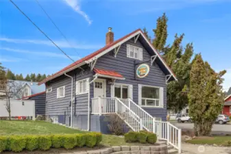 Located right on the main street, close to shopping and dining.