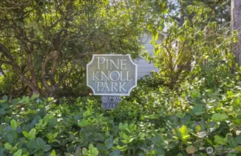Welcome to Pine Knoll Park